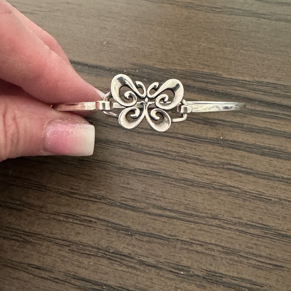 Retired James Avery Sterling Silver Butterfly Hook-On Bangle Bracelet 6.25โ - Picture 7 of 11